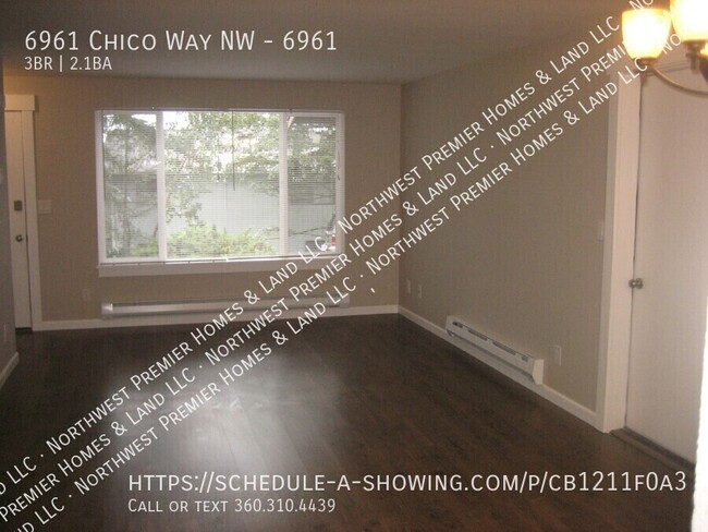 Building Photo - Chico Way Townhouse