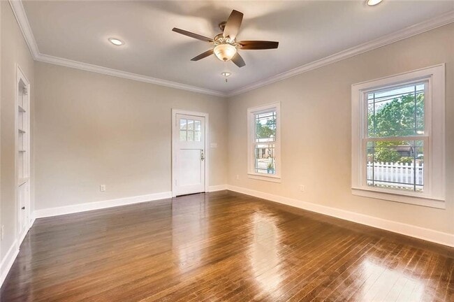 Building Photo - 811 1/2 E 38th St