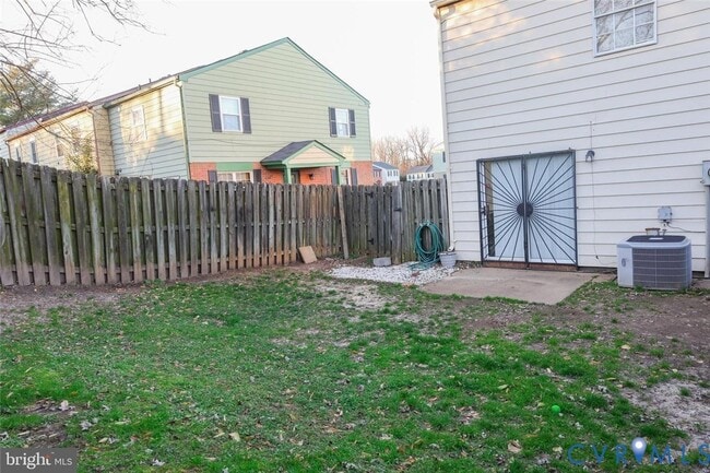 Building Photo - 3221 Hunters Mill Dr