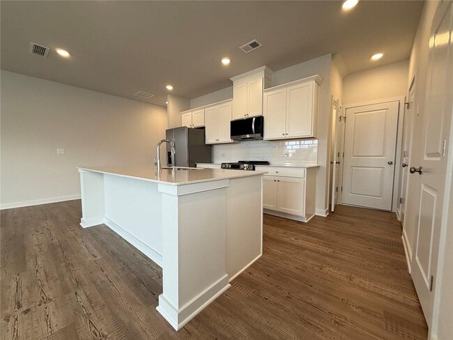 Building Photo - 7253 Mulberry St