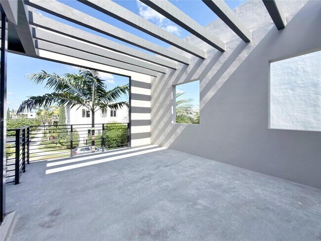 Building Photo - 10098 NW 74th Terrace