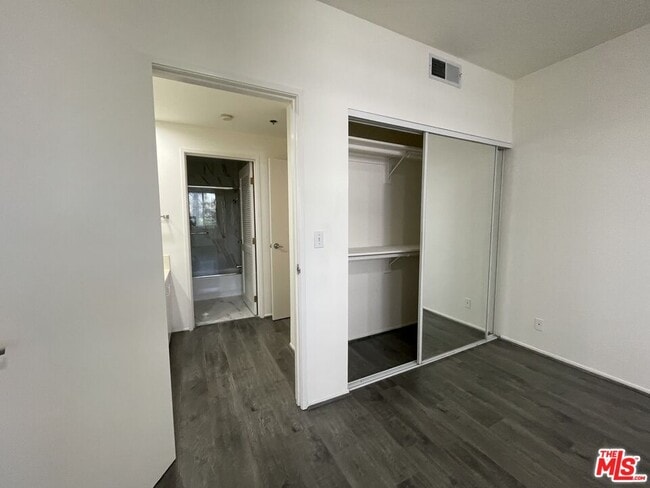 Building Photo - 10600 Wilshire Blvd