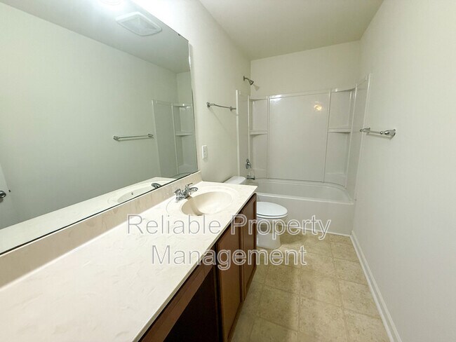 Building Photo - 944 Avondale Dr