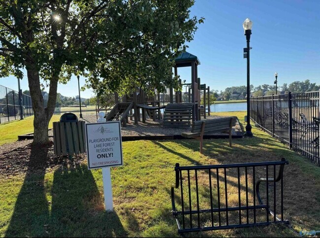 Building Photo - 22 Maple Grove Blvd SW