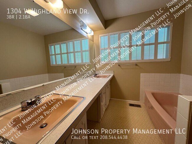 Building Photo - 1304 W Highland View Dr