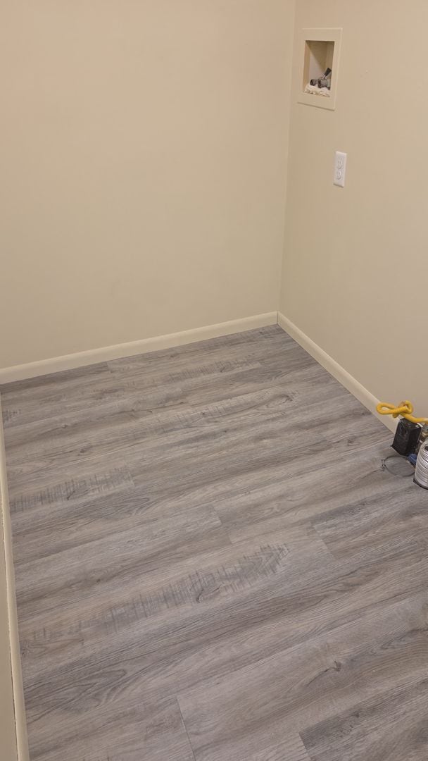 Building Photo - 4 bed 1 bath