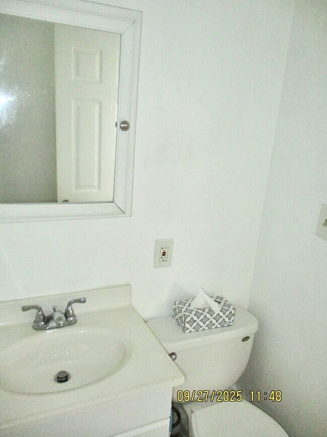 Building Photo - 133 Cottage Ln