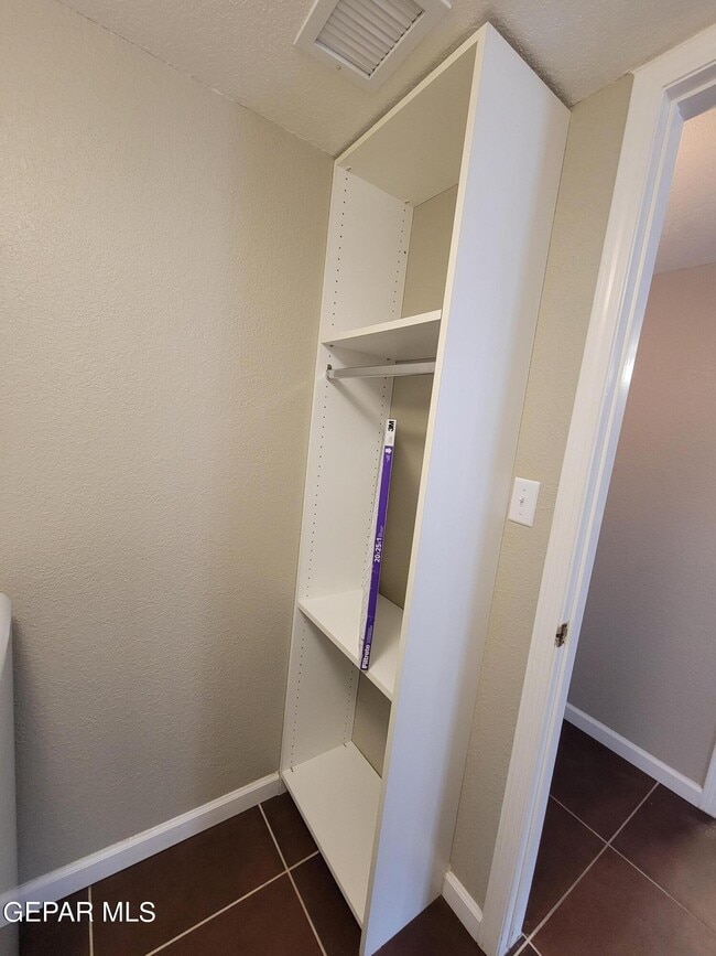 Building Photo - 7225 Tierra Taos Dr