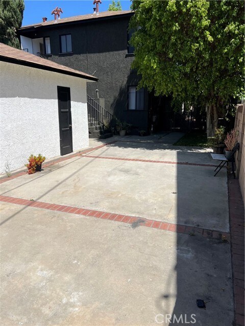 Building Photo - 12660 Oxnard St