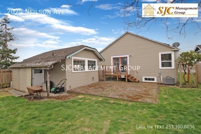 Building Photo - 2025 Nielson Ave