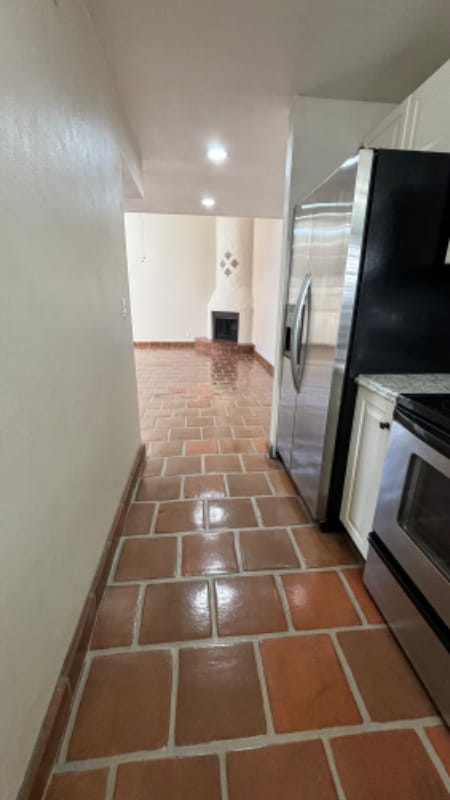 Building Photo - 7023 E 4th St