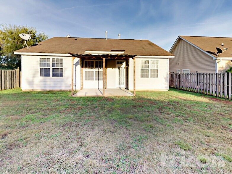 Building Photo - 3846 Tioga Ln