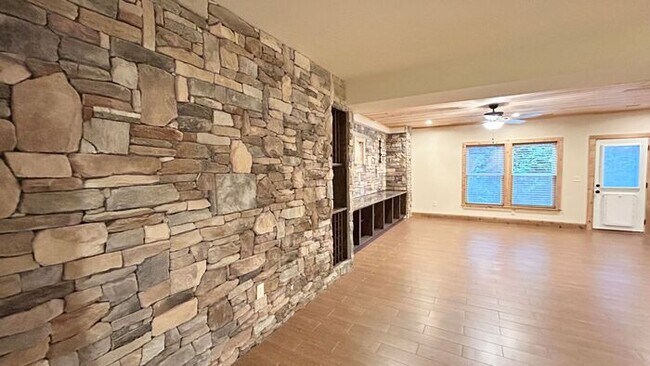 Building Photo - Stunning Cumming Executive Home, Hand Scra...