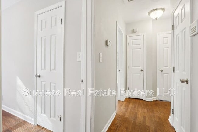 Building Photo - 1840 Camellia Dr