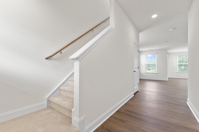 Building Photo - 233 Steel Springs Ln