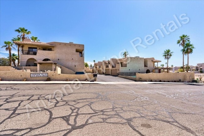 Building Photo - FURNISHED CONDO WITH POOL