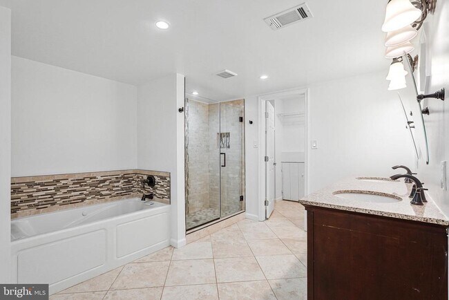 Building Photo - 8115 King Arthurs Ct