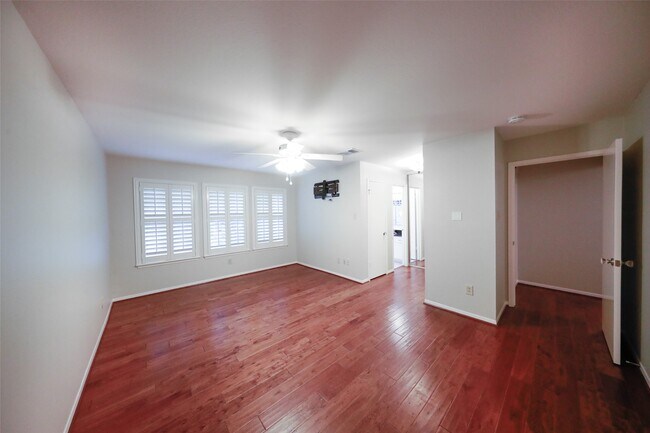 Building Photo - 70 Cokeberry Ct