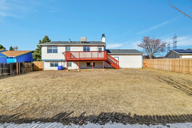 Building Photo - $2,540.95 with $300 off the first month's Rent- 4 Bedroom, 1.5 Bath, Single Family Home in Aurora...