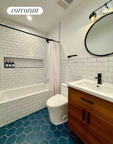 Building Photo - 938 Putnam Ave