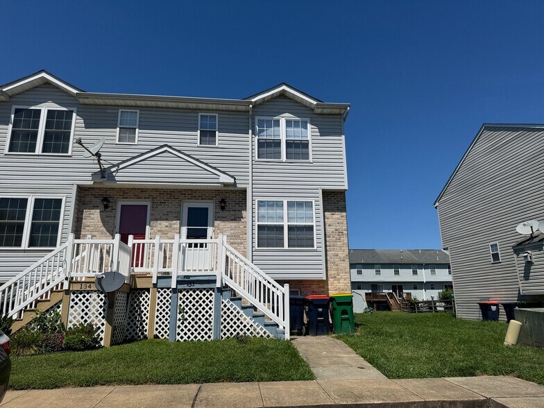 Building Photo - 132 Rosie Dr