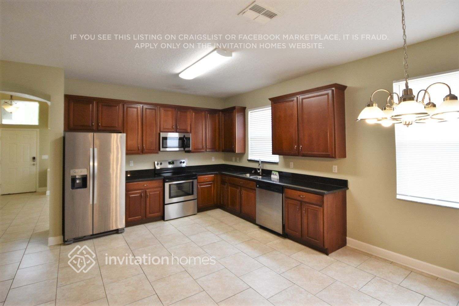 Building Photo - 12345 Ridgedale Dr