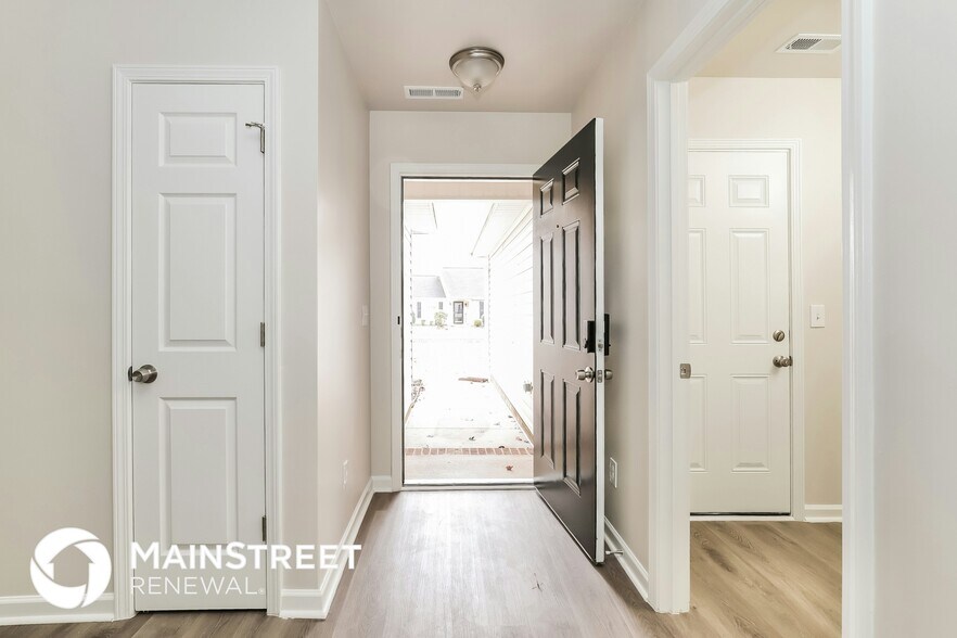 Building Photo - 4123 Bluestem Dr