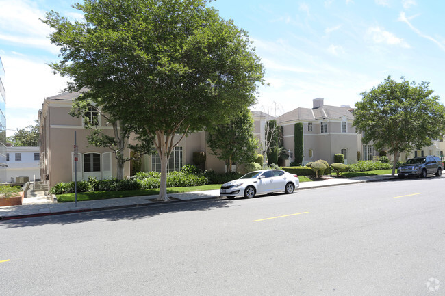 Primary Photo - Beverly Villa Apts