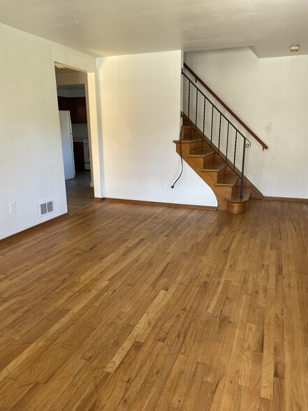 Living Room - 799 Greenfield Ave