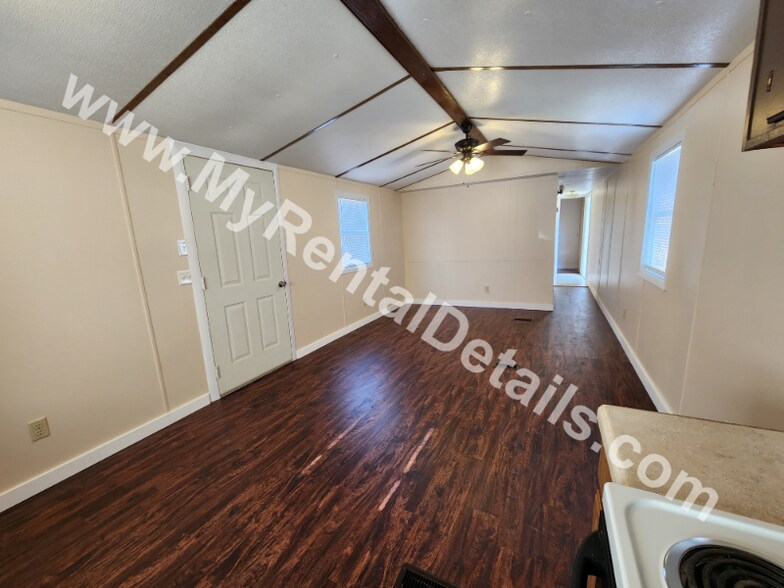 Building Photo - 49 Brookdale Rd