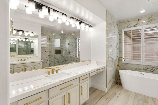 Building Photo - 5 Bedroom Pool Home Located In Summerlin G...