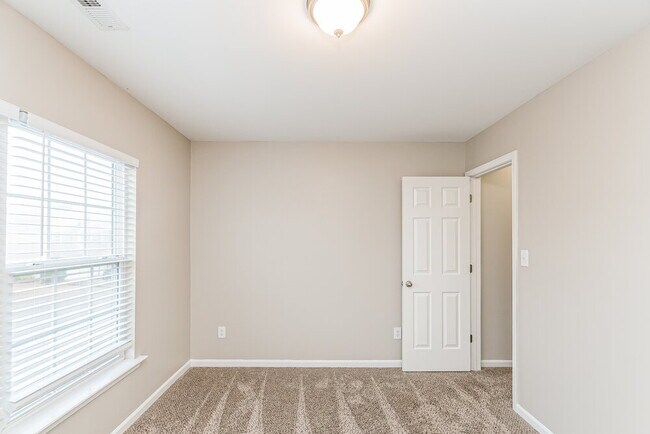 Building Photo - 1547 Cairo Way