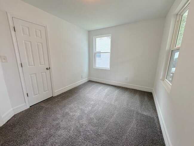Building Photo - CHARMING 4-BEDROOM, 2-BATH COTTAGE-STYLE HOME IN HAMPTON, VA!