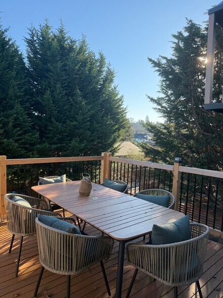 Building Photo - 1612 26th Ave