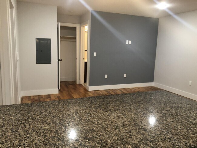 Building Photo - 134-142 Sussex Ave