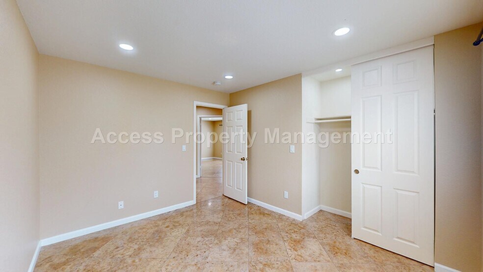 Building Photo - 2141 Norik Dr