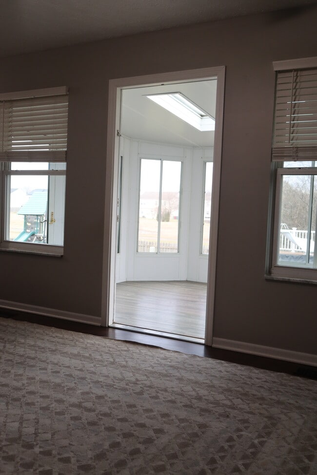 Building Photo - 3866 Lake Cumberland Way