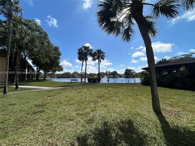 Building Photo - 301 Cambridge Rd