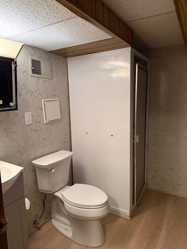 Building Photo - 3 Bedroom 3.5 Bathroom Home In Ballwin