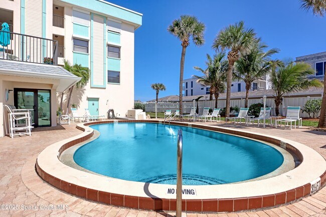 Building Photo - 505 N Miramar Ave