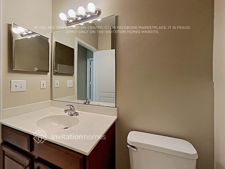 Building Photo - 10530 Derringer Dr
