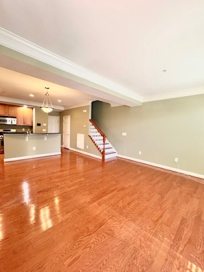 Building Photo - 645 Whetstone Glen St