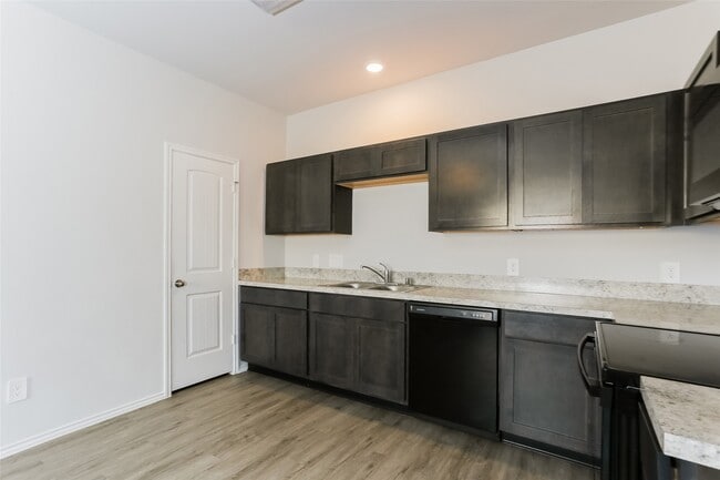 Building Photo - 21510 Kimro Ln