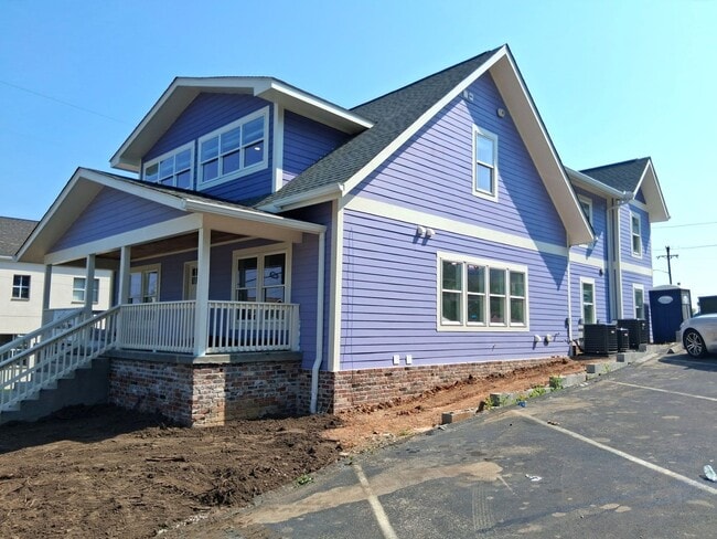 Building Photo - 316 S 17th St