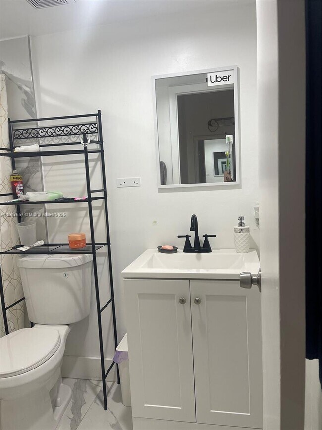 Building Photo - 6190 W 19th Ave