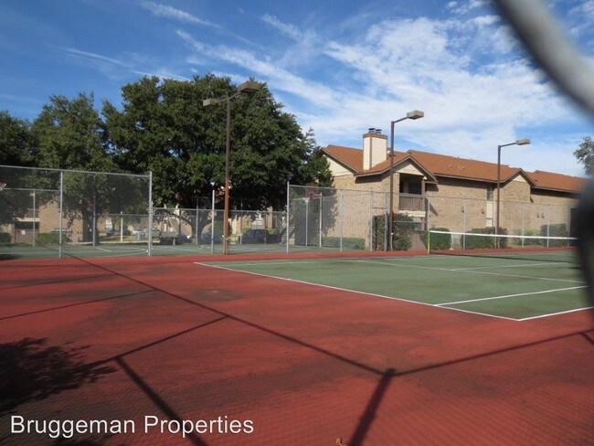 Building Photo - 101 S Twin Creek Dr