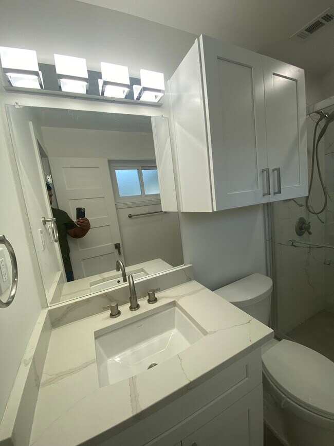 Building Photo - 4831 Wickview Ln