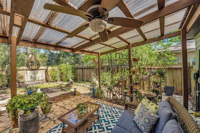 Building Photo - 116 W White Willow Cir