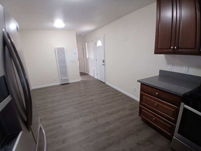 Building Photo - Perfect Place 425 Pinal 101 Orcutt