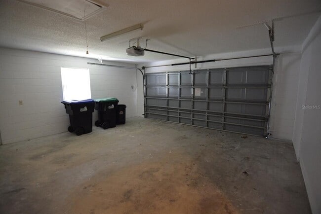 Building Photo - 5106 Sun Palm Dr